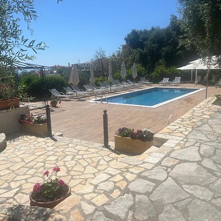 Magda'S Hotel Apartments Parga Bagian luar foto
